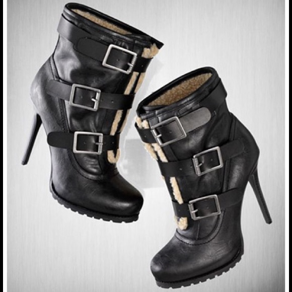 Simply Vera~ Vera Wang Shearling Booties - Picture 1 of 2